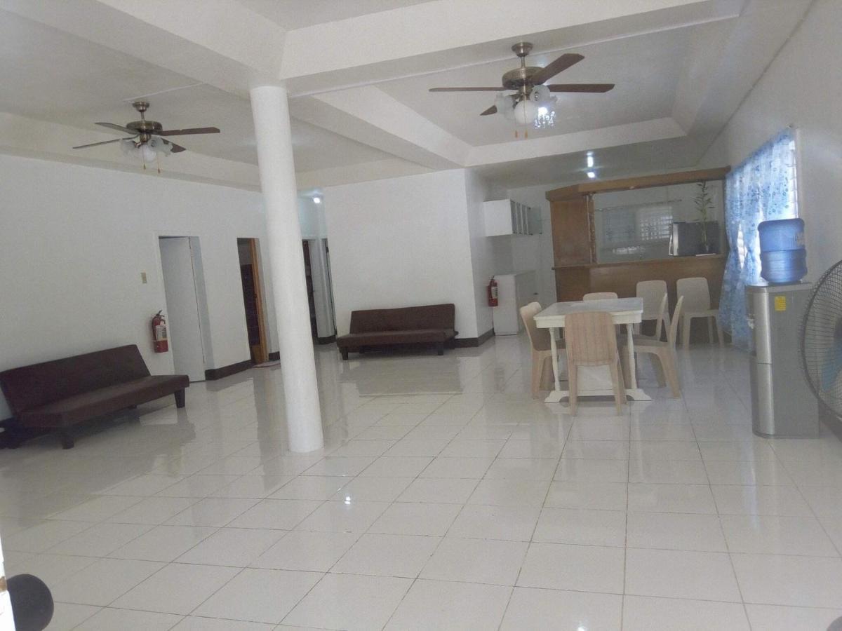 Luna Oslob Travellers Inn Luaran gambar