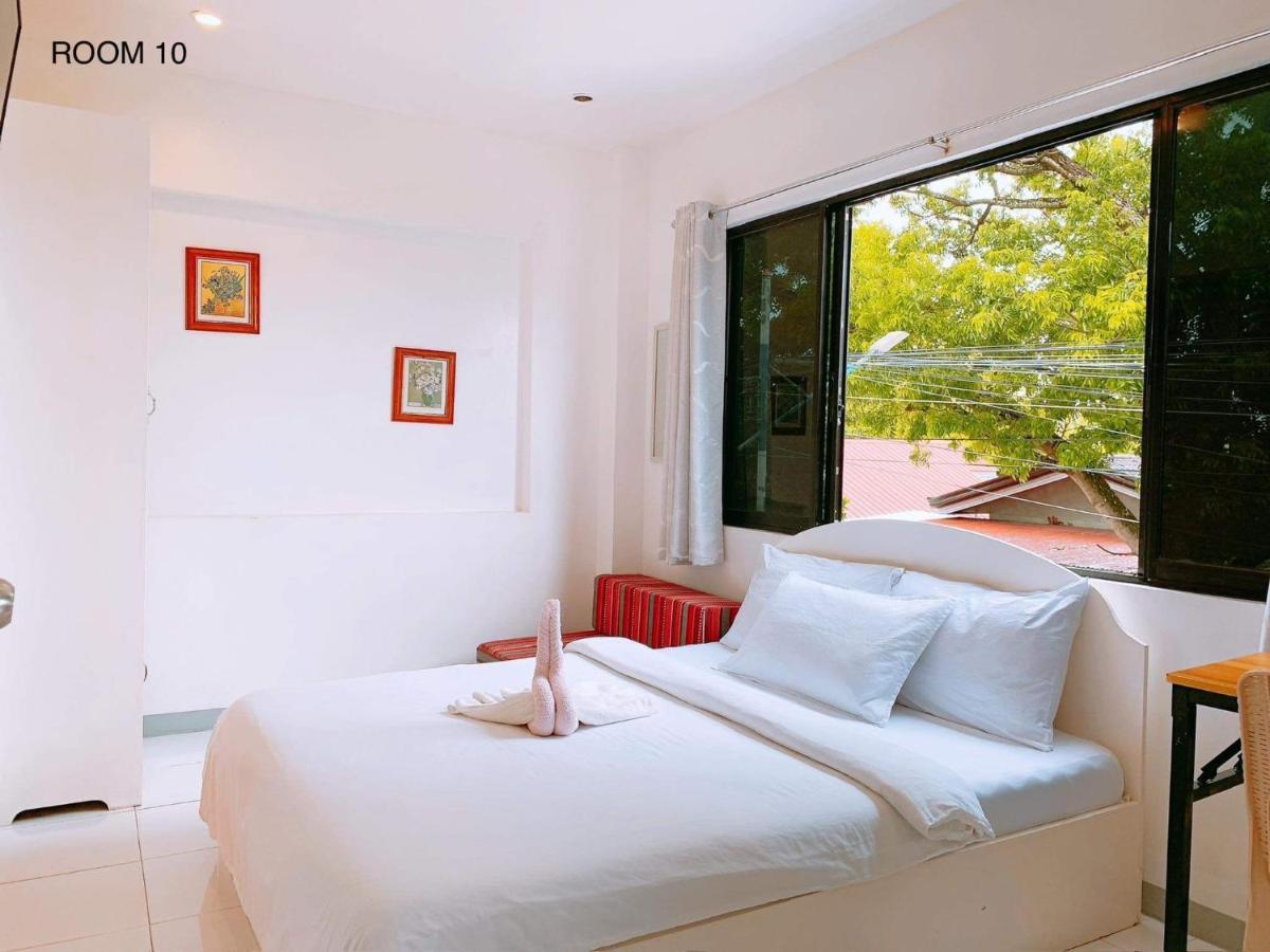 Luna Oslob Travellers Inn Luaran gambar