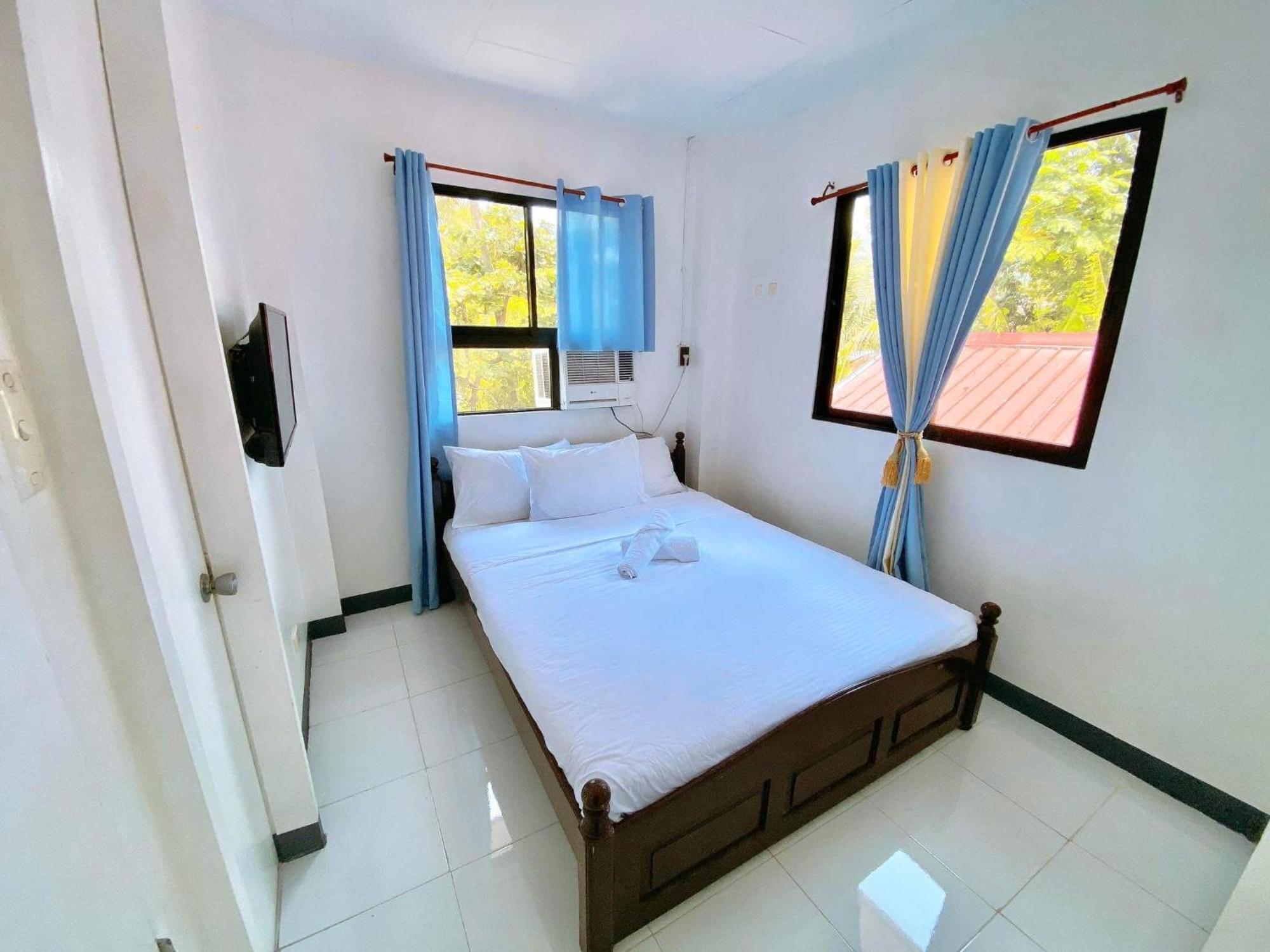 Luna Oslob Travellers Inn Luaran gambar