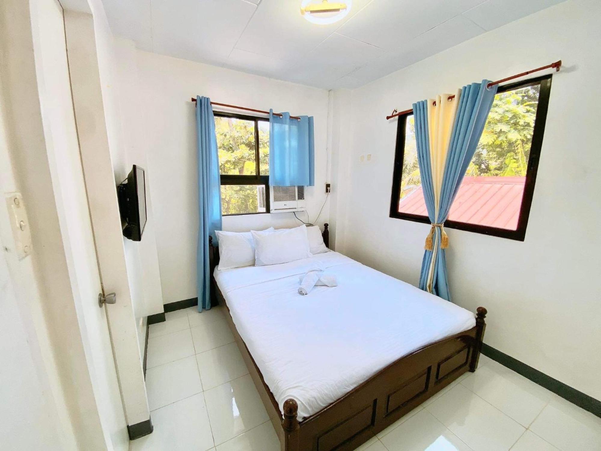 Luna Oslob Travellers Inn Luaran gambar