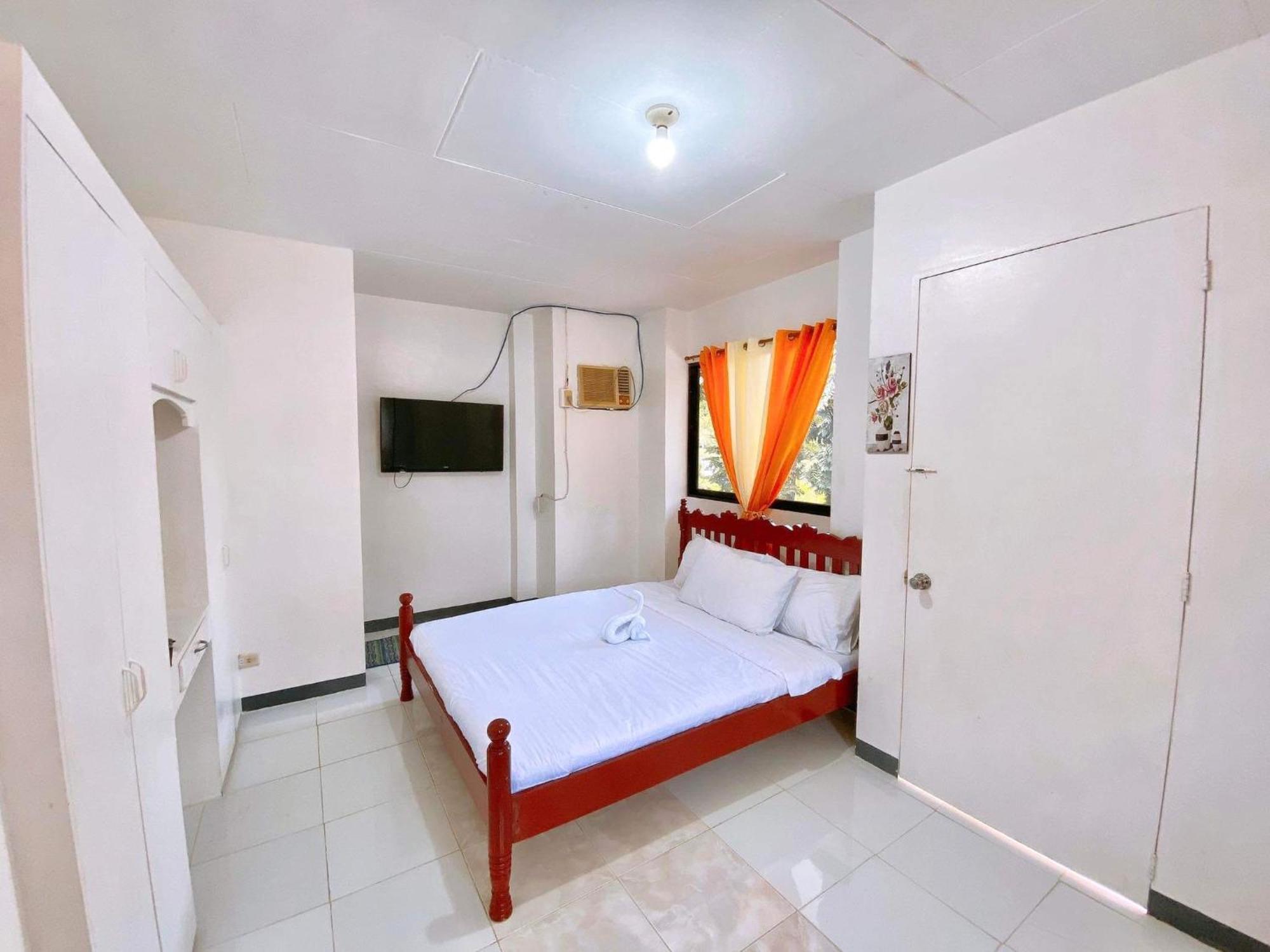 Luna Oslob Travellers Inn Luaran gambar