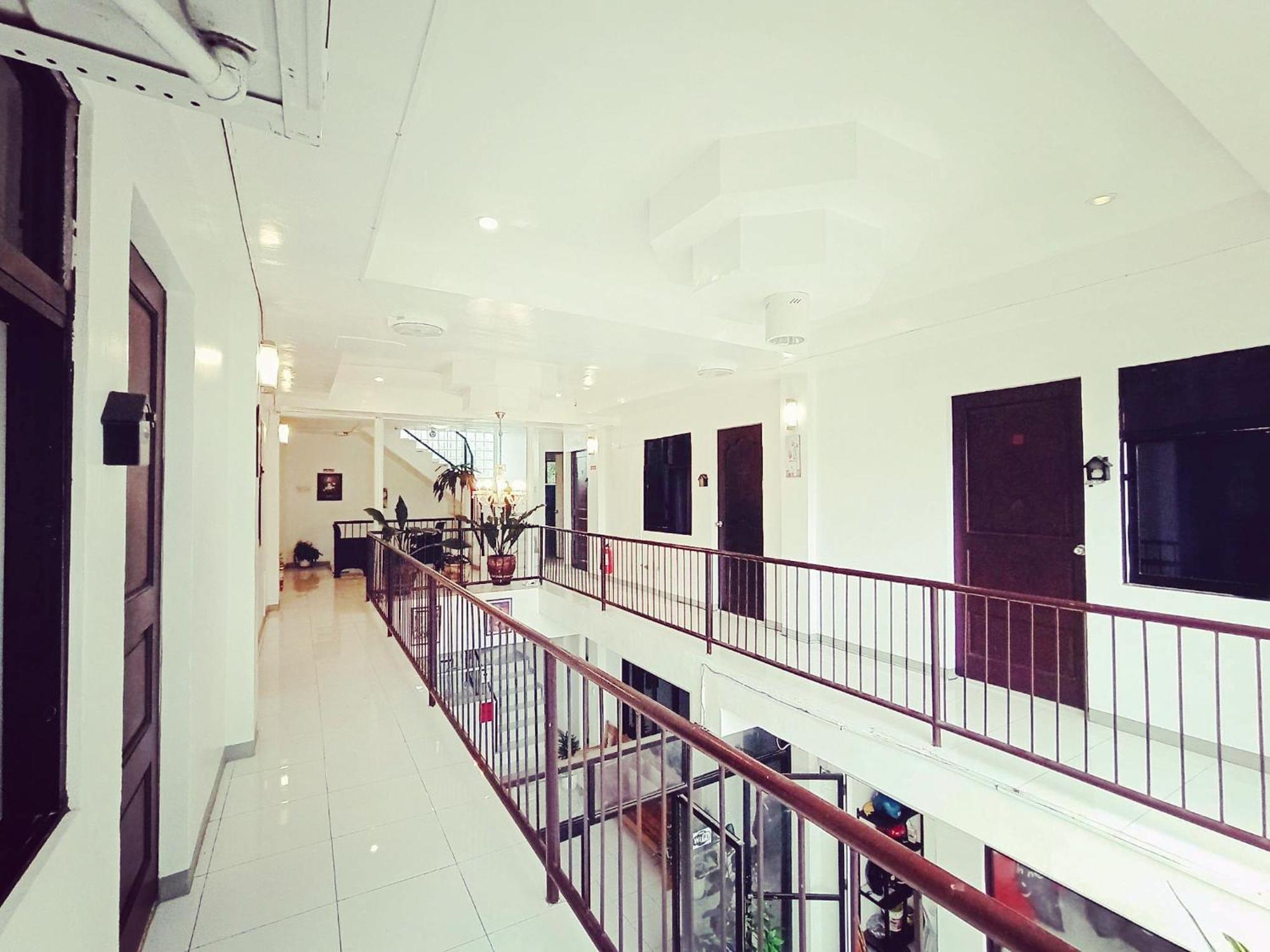 Luna Oslob Travellers Inn Luaran gambar
