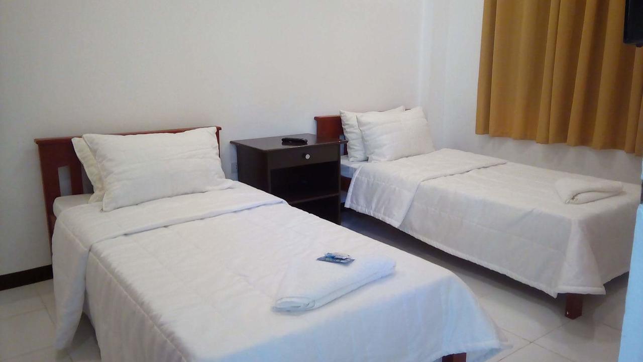 Luna Oslob Travellers Inn Luaran gambar
